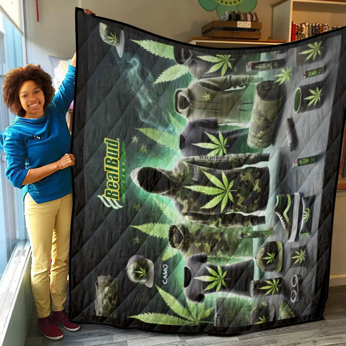 RealBud Camo Lightweight Breathable Quilt with Edge-Wrapping Strips - Iconic RBC Guy Design Yoycol